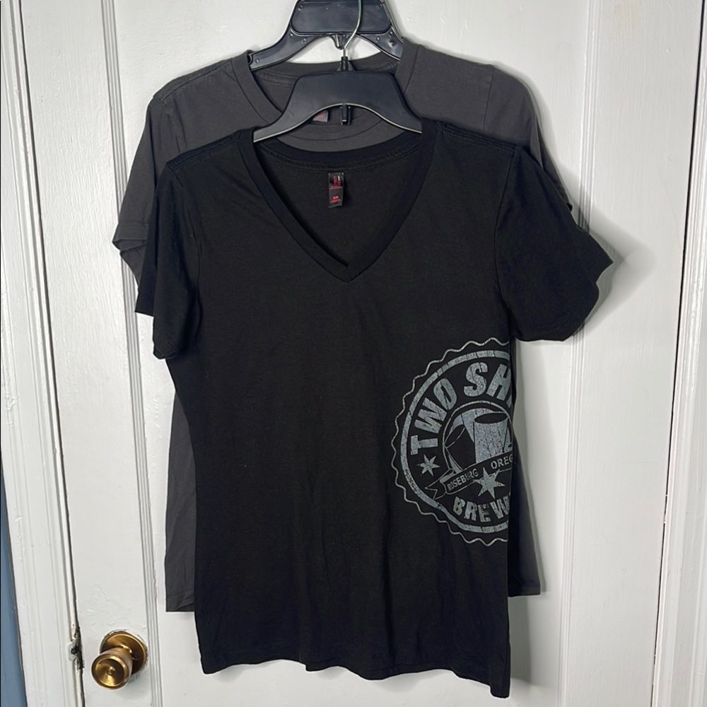 District Large Black Fitted Short Sleeve T-Shirt Gray Two-Shy Brewery L Oregon